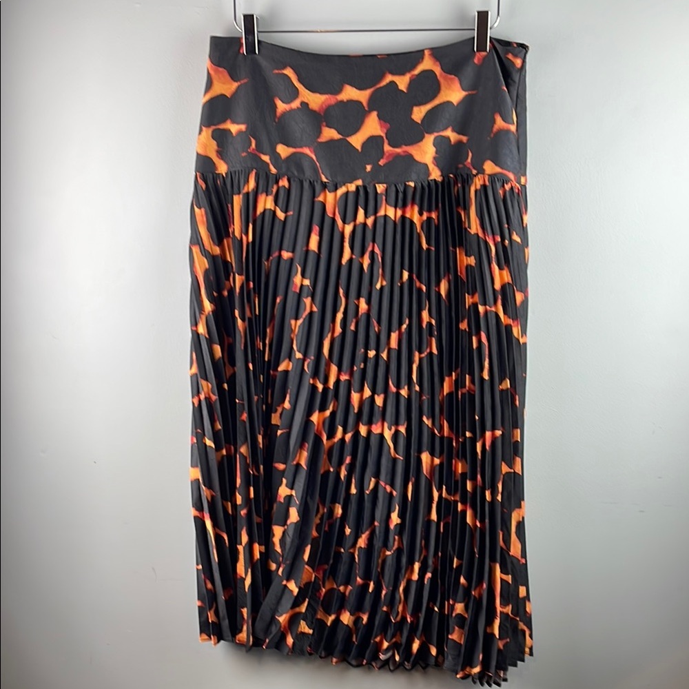 Elegant Black and Orange Pleated Midi Skirt
